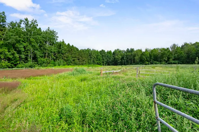 $724,900 | 8464 County Road South, Pulaski, WI 54162