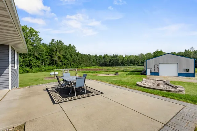 $724,900 | 8464 County Road South, Pulaski, WI 54162