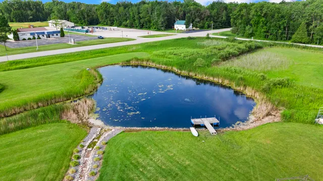 $724,900 | 8464 County Road South, Pulaski, WI 54162