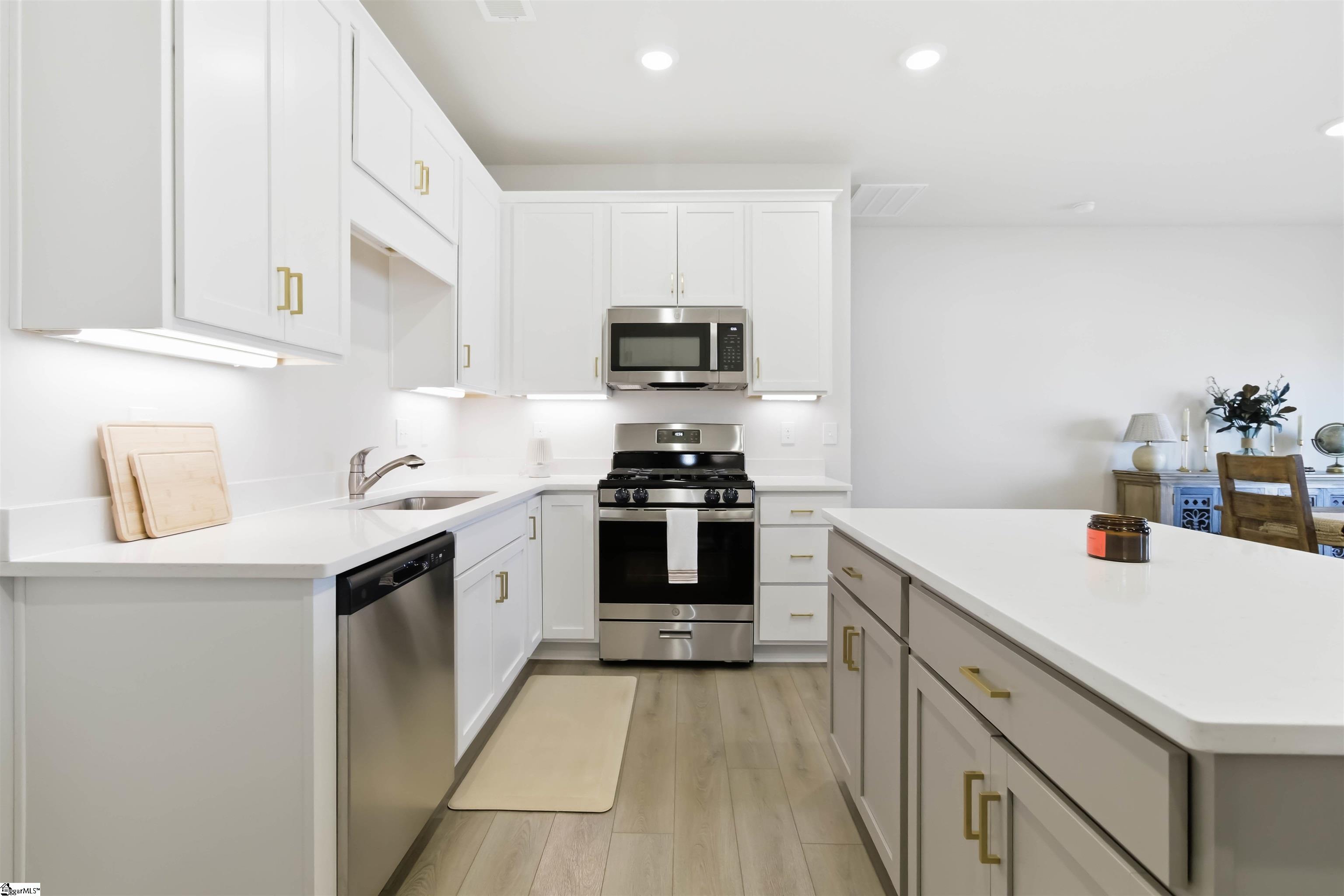 218 Crimson Tree Court Greenville, SC 29607 - Photo 6 of 42