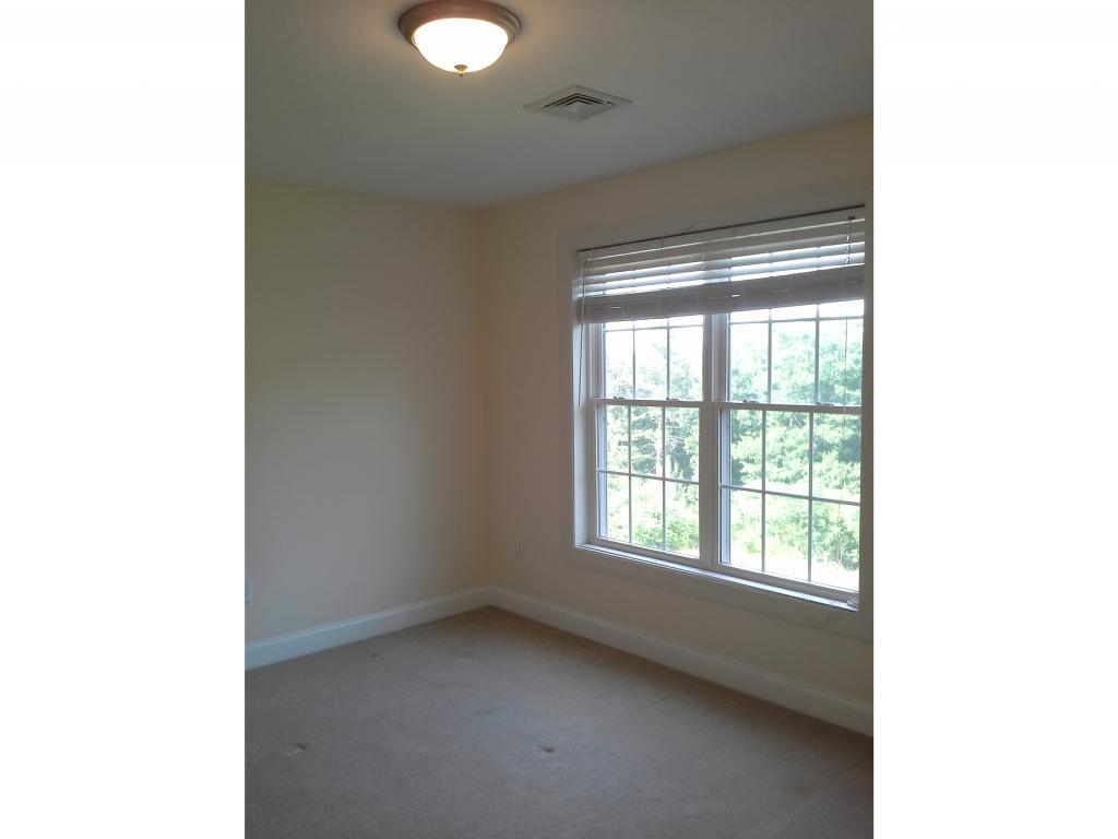 37 Collins Way Pelham, NH 03076 - Photo 22 of 34