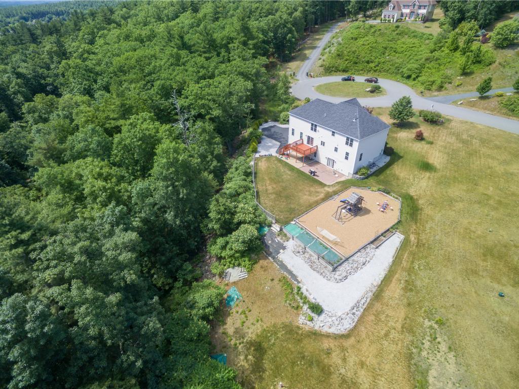 37 Collins Way Pelham, NH 03076 - Photo 6 of 34
