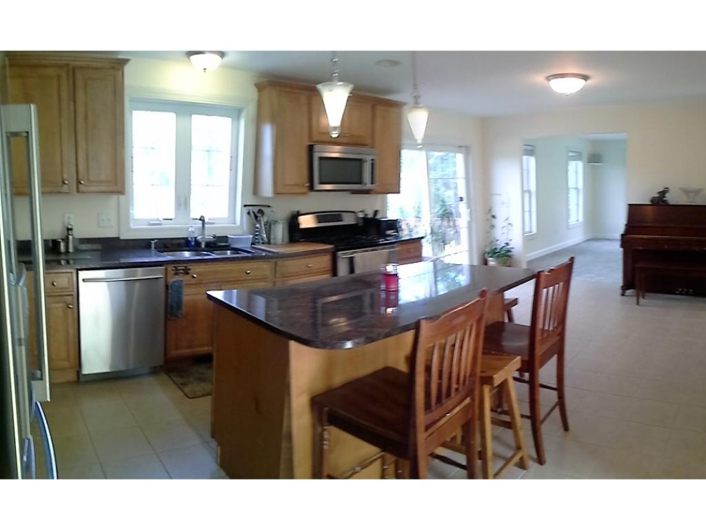 37 Collins Way Pelham, NH 03076 - Photo 10 of 34