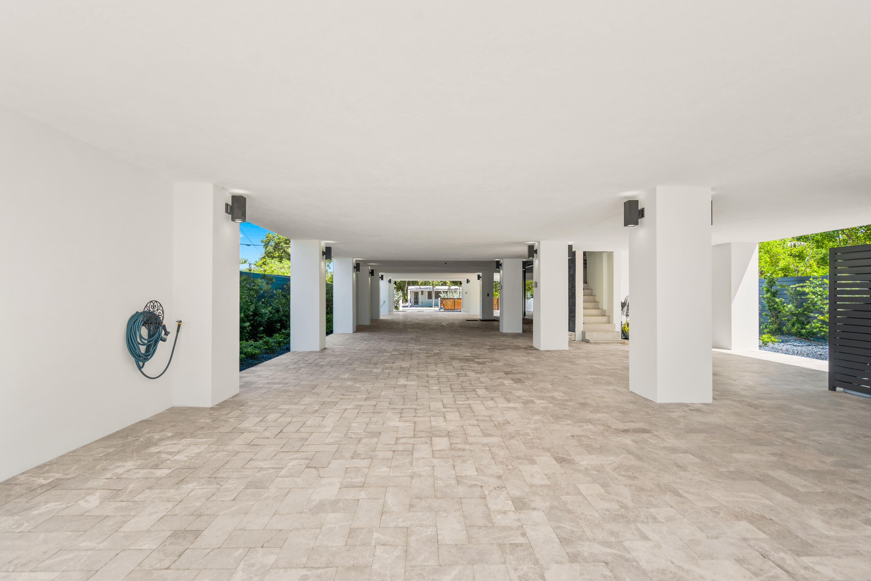 16 Seaside Avenue Key Largo, FL 33037 - Photo 14 of 118 2026_06_19 16 SEASIDE AVE KELSEY-85