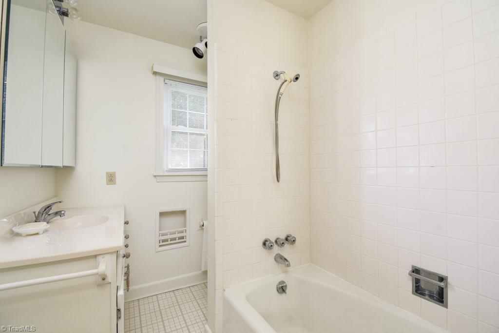 5505 Farmstead Road Pfafftown, NC 27040 - Photo 22 of 27 Gallery Image 22