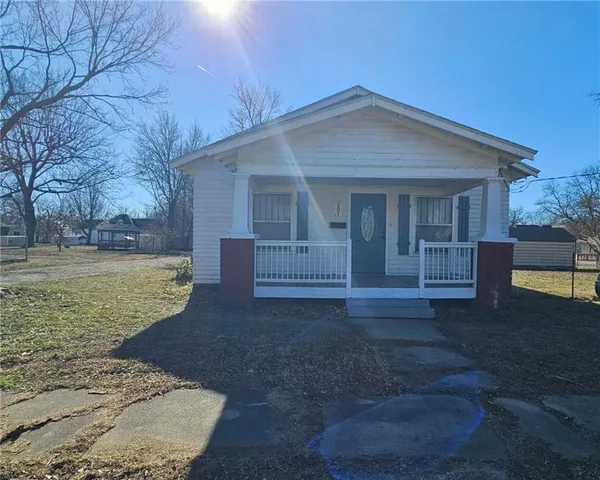 $73,500 | 207 East Antelope Street, Girard, KS 66743