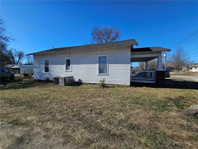 $73,500 | 207 East Antelope Street, Girard, KS 66743