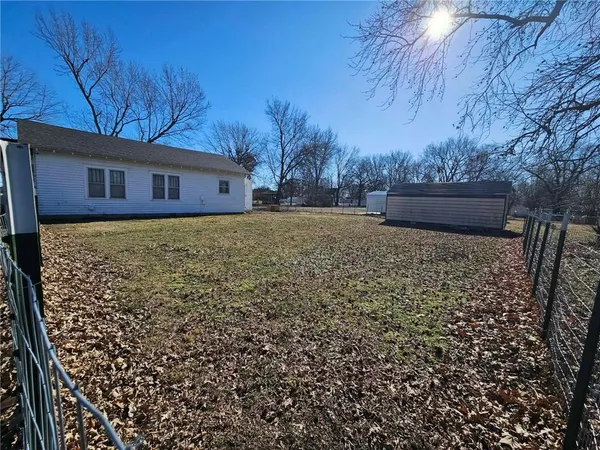 $73,500 | 207 East Antelope Street, Girard, KS 66743
