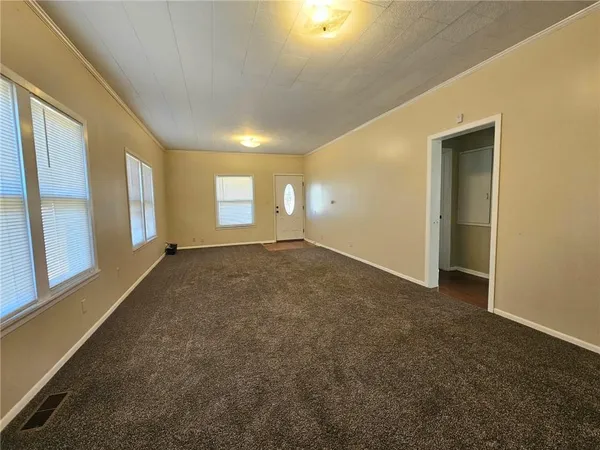 $73,500 | 207 East Antelope Street, Girard, KS 66743