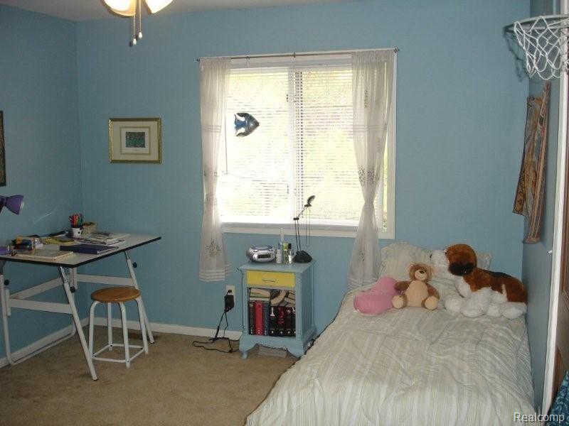 3566 Summit Ridge Drive Rochester, MI 48306 - Photo 15 of 25 Bedroom 2 (2)