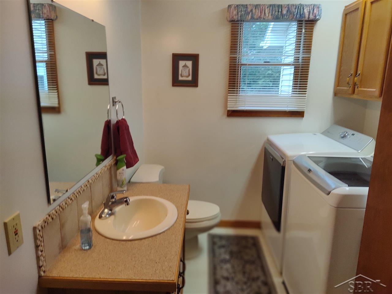 3805 Pierce Road Saginaw, MI 48604 - Photo 7 of 16 50072767-6.JPG