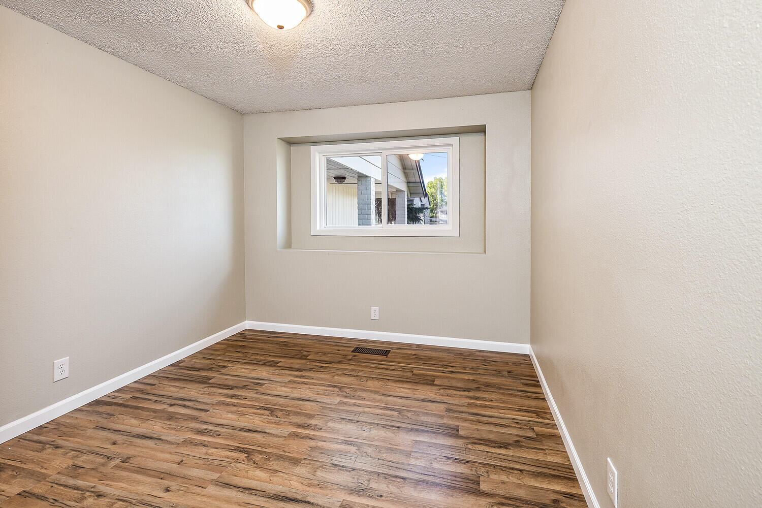 610 Hopkins Road Central Point, OR 97502 - Photo 22 of 37 29_HR_29_mls