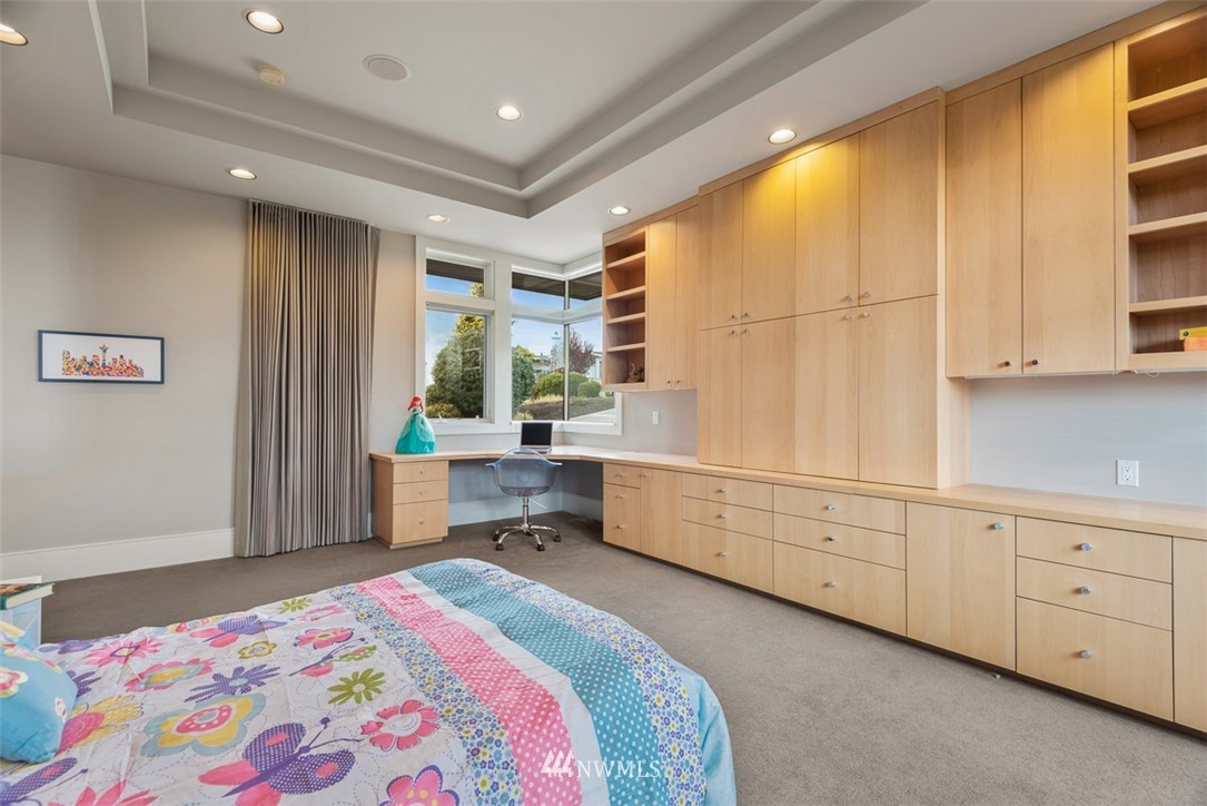 925 Park Road Bellevue, WA 98004 - Photo 17 of 25 a bedroom with a bed and a window