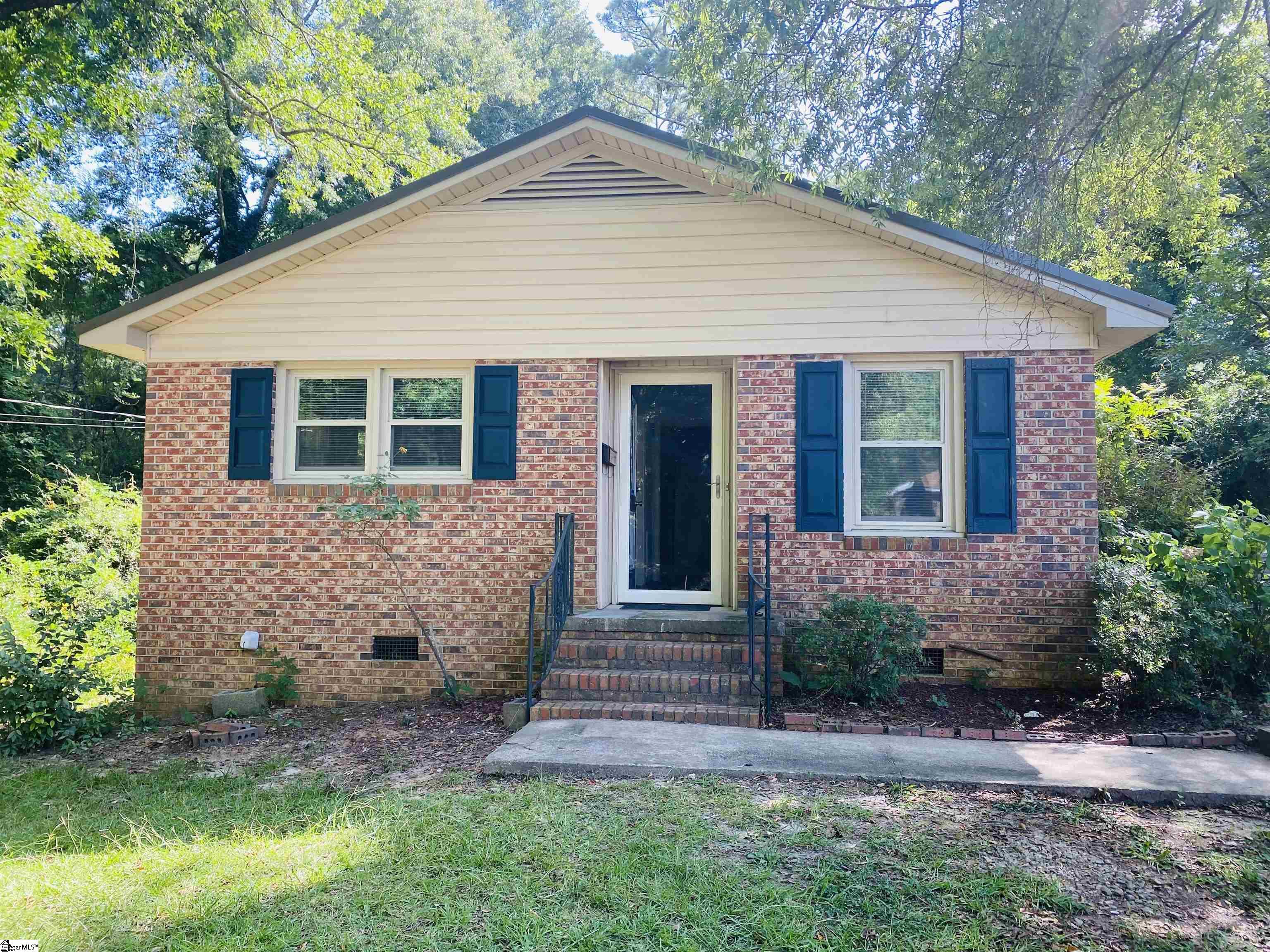 308 Davidson Street Clinton, SC 29325 - Photo 2 of 13 Gallery Image 2