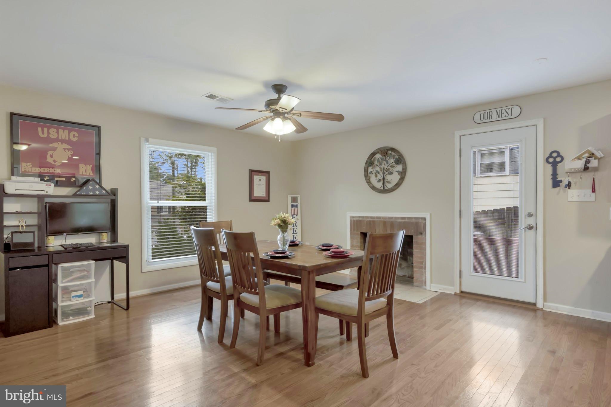 19133 Windsor Road Triangle, VA 22172 - Photo 22 of 26 Door from dining room to outside