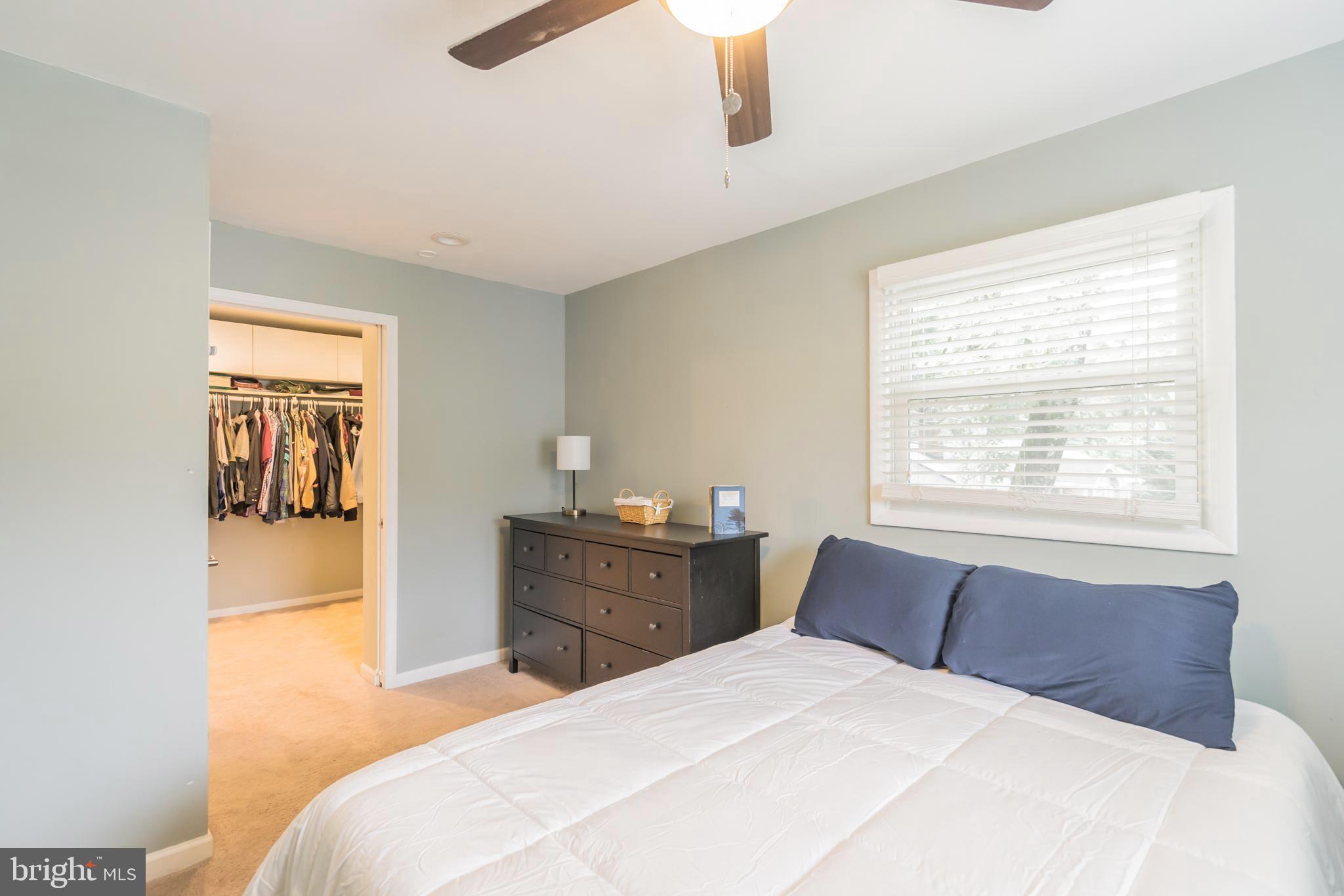 19133 Windsor Road Triangle, VA 22172 - Photo 8 of 26 Upper level master bedroom