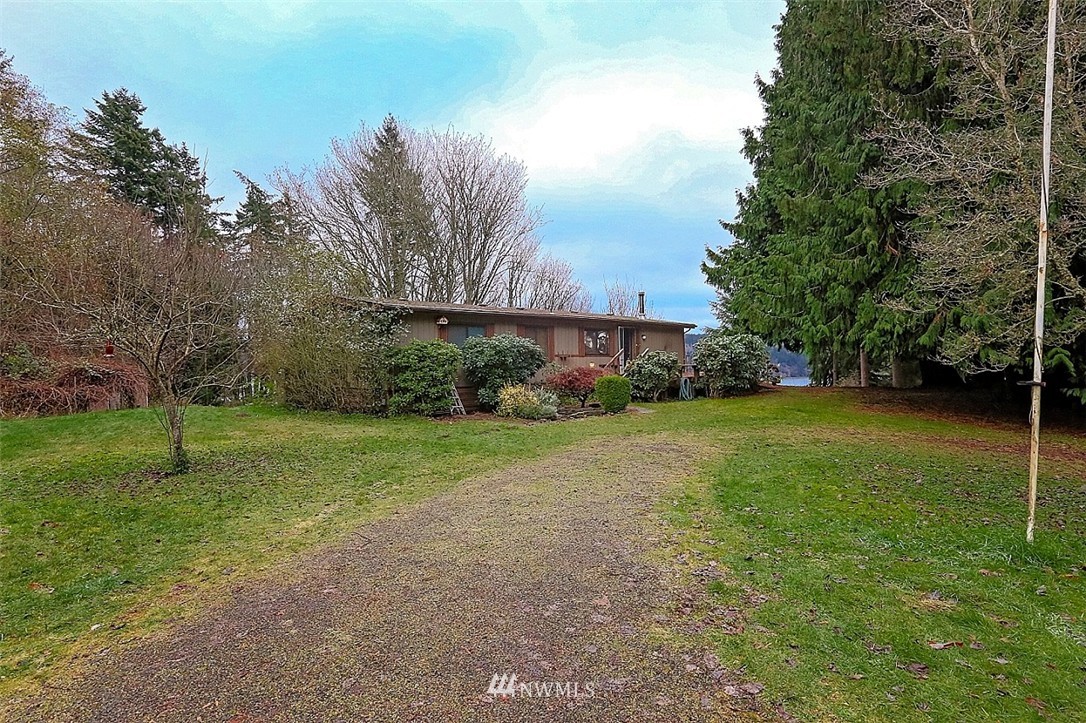 8870 Southeast Command Point Olalla, WA 98359 - Photo 3 of 25 Gallery Image 3