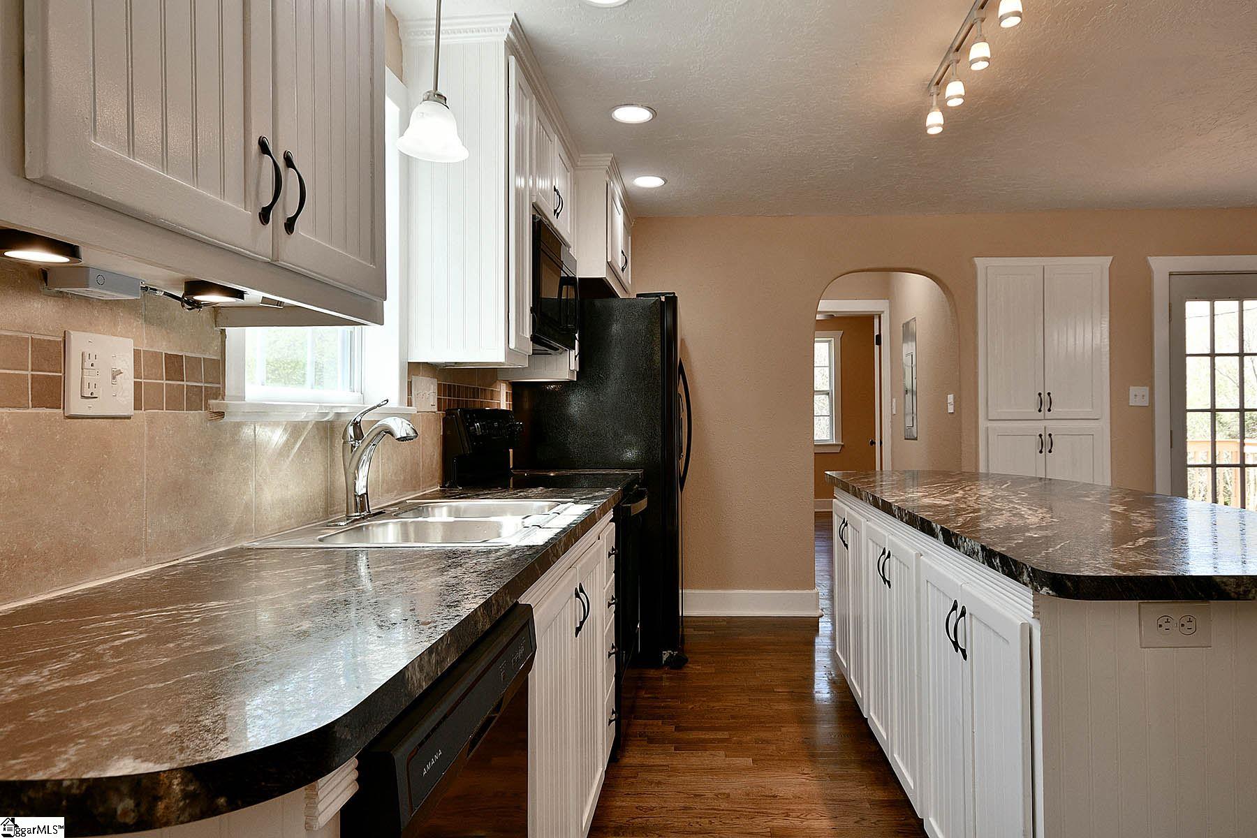 937 North Homestead Road Pickens, SC 29671 - Photo 11 of 36