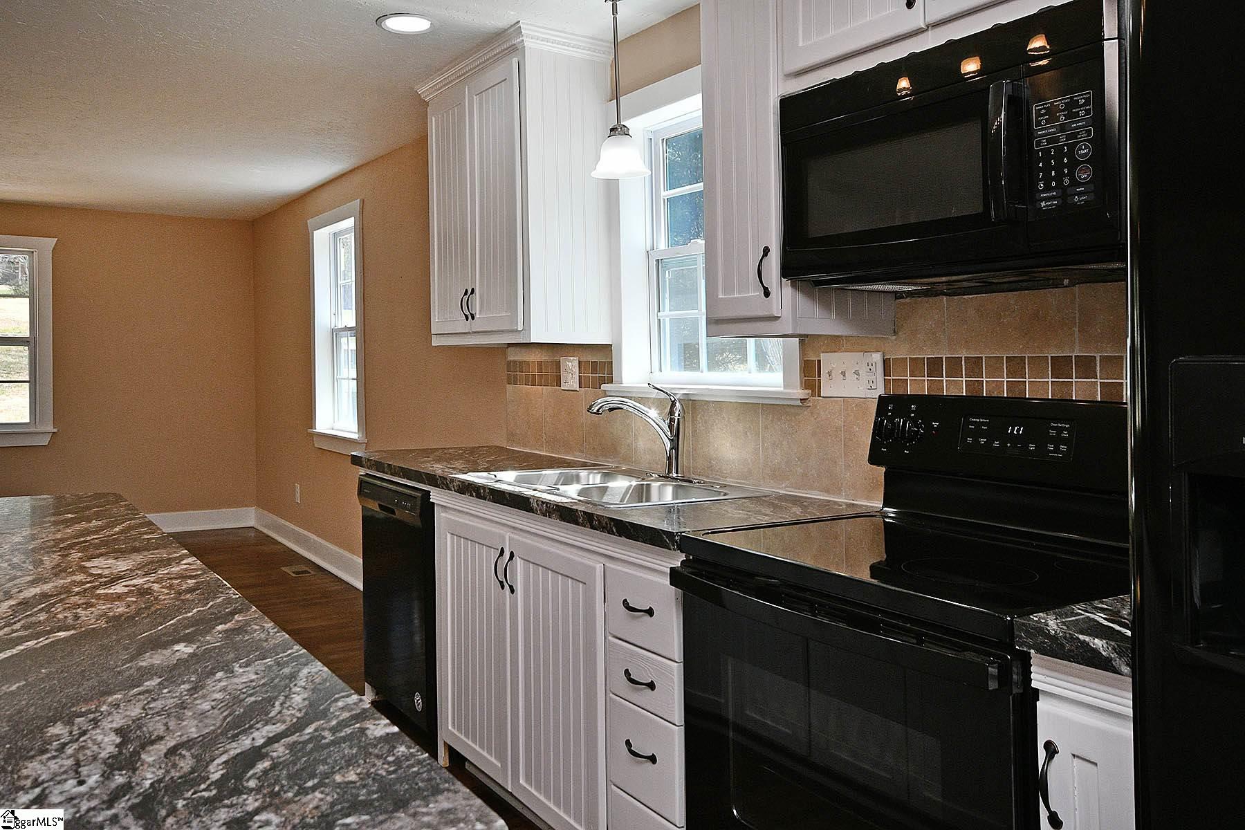 937 North Homestead Road Pickens, SC 29671 - Photo 13 of 36