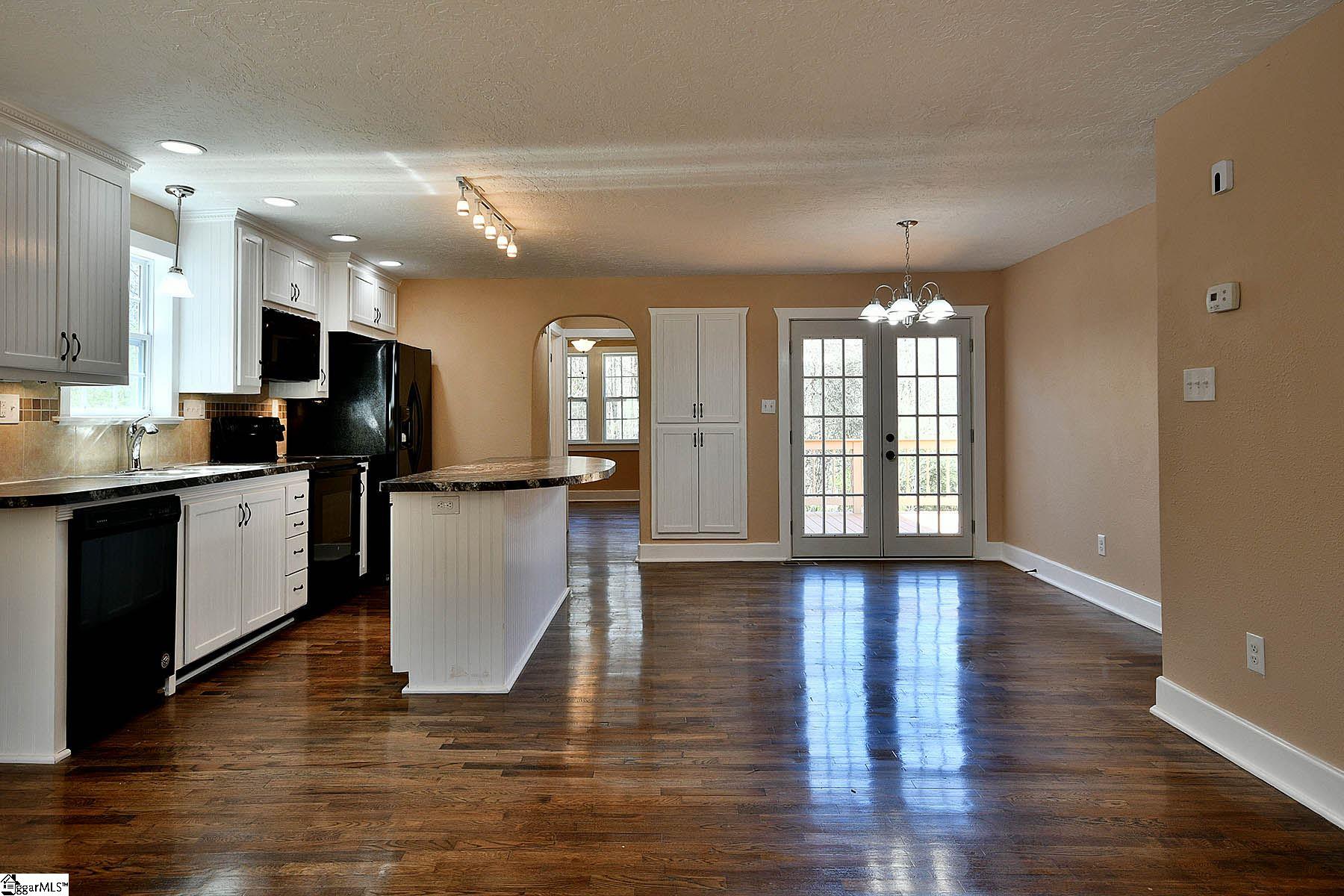 937 North Homestead Road Pickens, SC 29671 - Photo 10 of 36