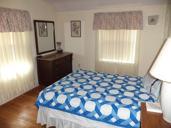 41 Thornton Road Waltham, MA 02453 - Photo 11 of 15