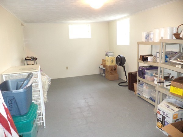 41 Thornton Road Waltham, MA 02453 - Photo 12 of 15