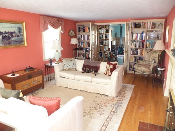41 Thornton Road Waltham, MA 02453 - Photo 5 of 15