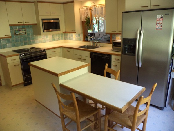 41 Thornton Road Waltham, MA 02453 - Photo 7 of 15