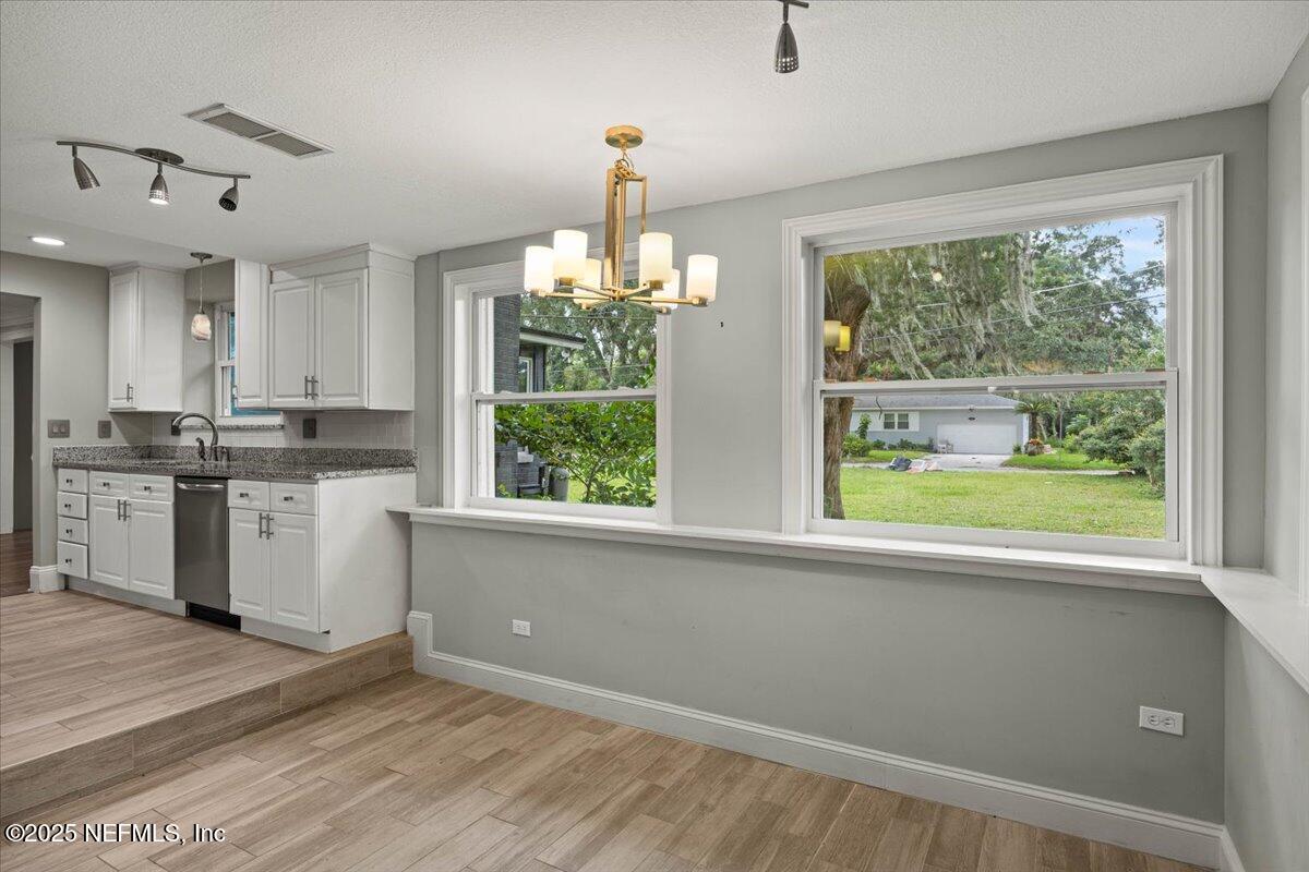 1140 Hickman Road Jacksonville, FL 32216 - Photo 14 of 49 Breakfast Area