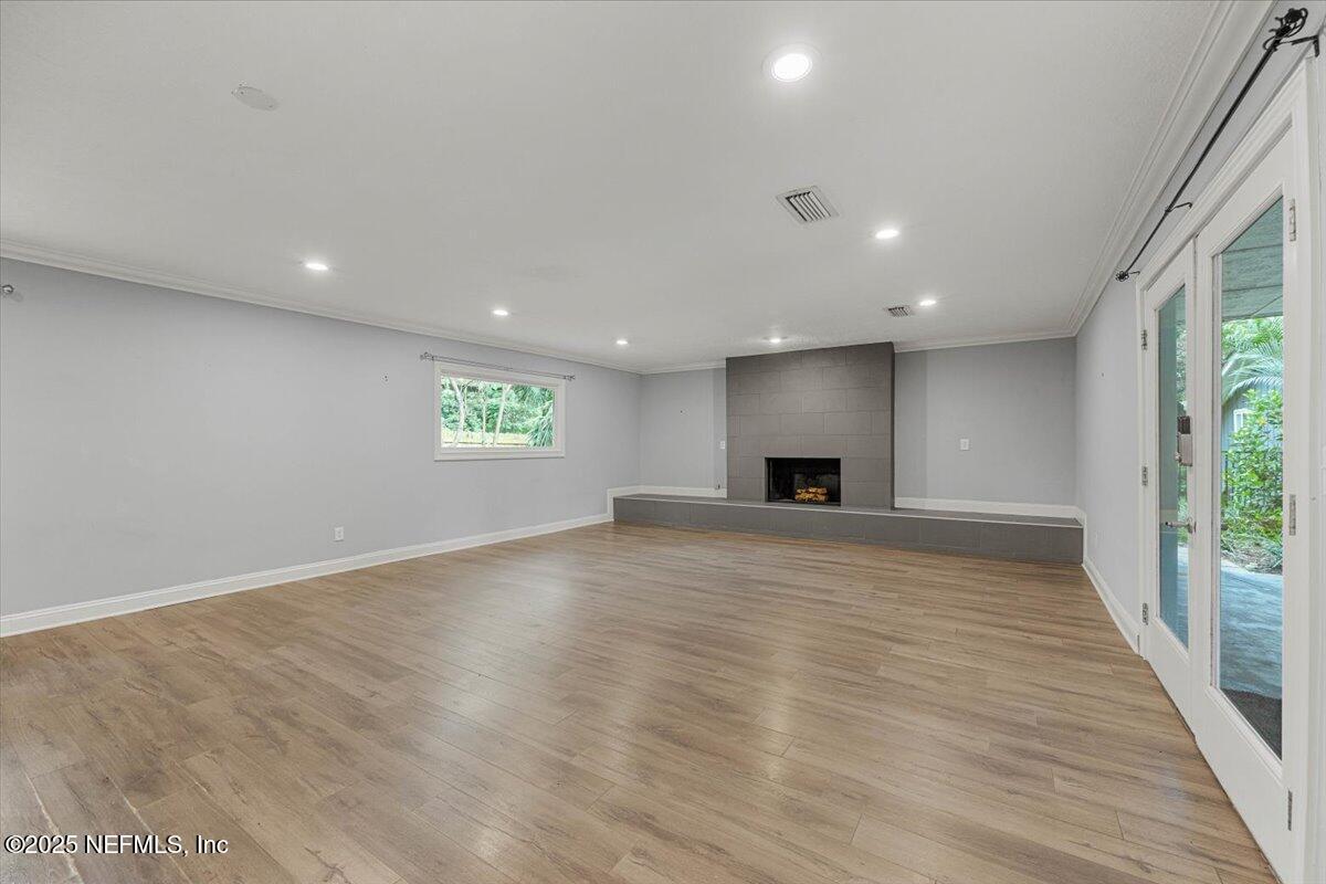 1140 Hickman Road Jacksonville, FL 32216 - Photo 32 of 49 Super Size Family Room #2