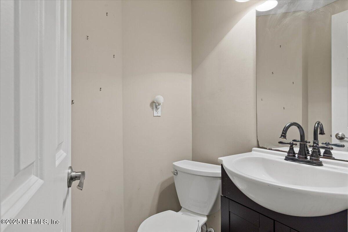 1140 Hickman Road Jacksonville, FL 32216 - Photo 33 of 49 Half Bath off of Family Room #2