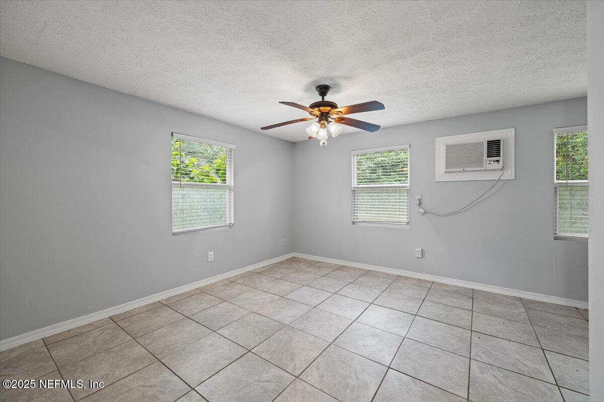 1140 Hickman Road Jacksonville, FL 32216 - Photo 42 of 49 Bedroom in Guest House