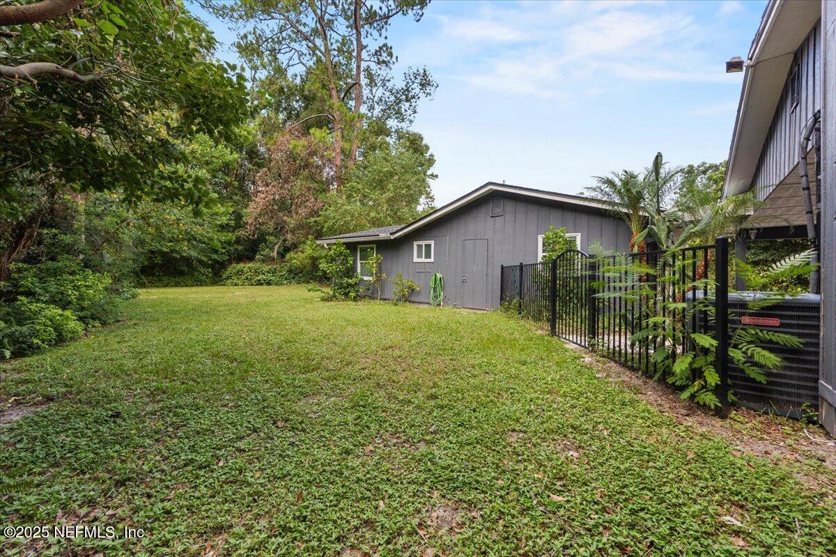 1140 Hickman Road Jacksonville, FL 32216 - Photo 48 of 49 Side Yard