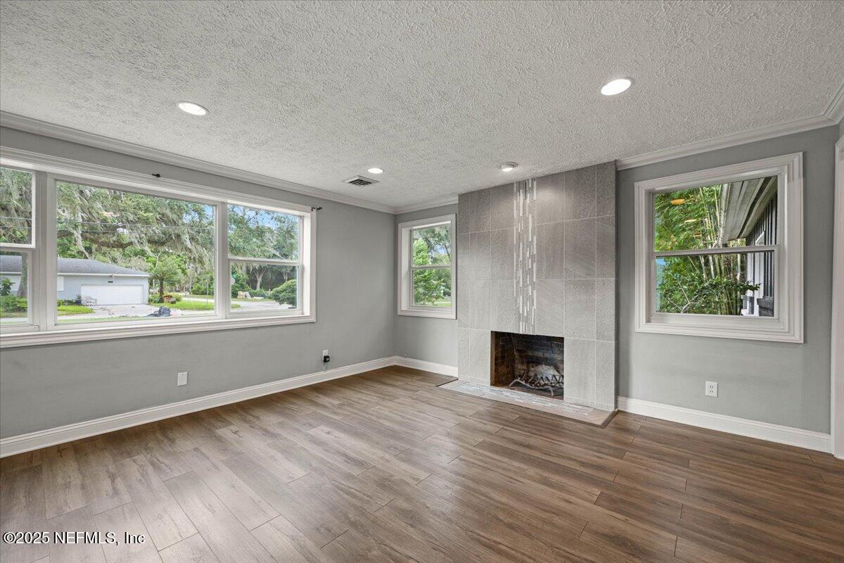 1140 Hickman Road Jacksonville, FL 32216 - Photo 7 of 49 Lots of Light/Wood Burning Fireplace