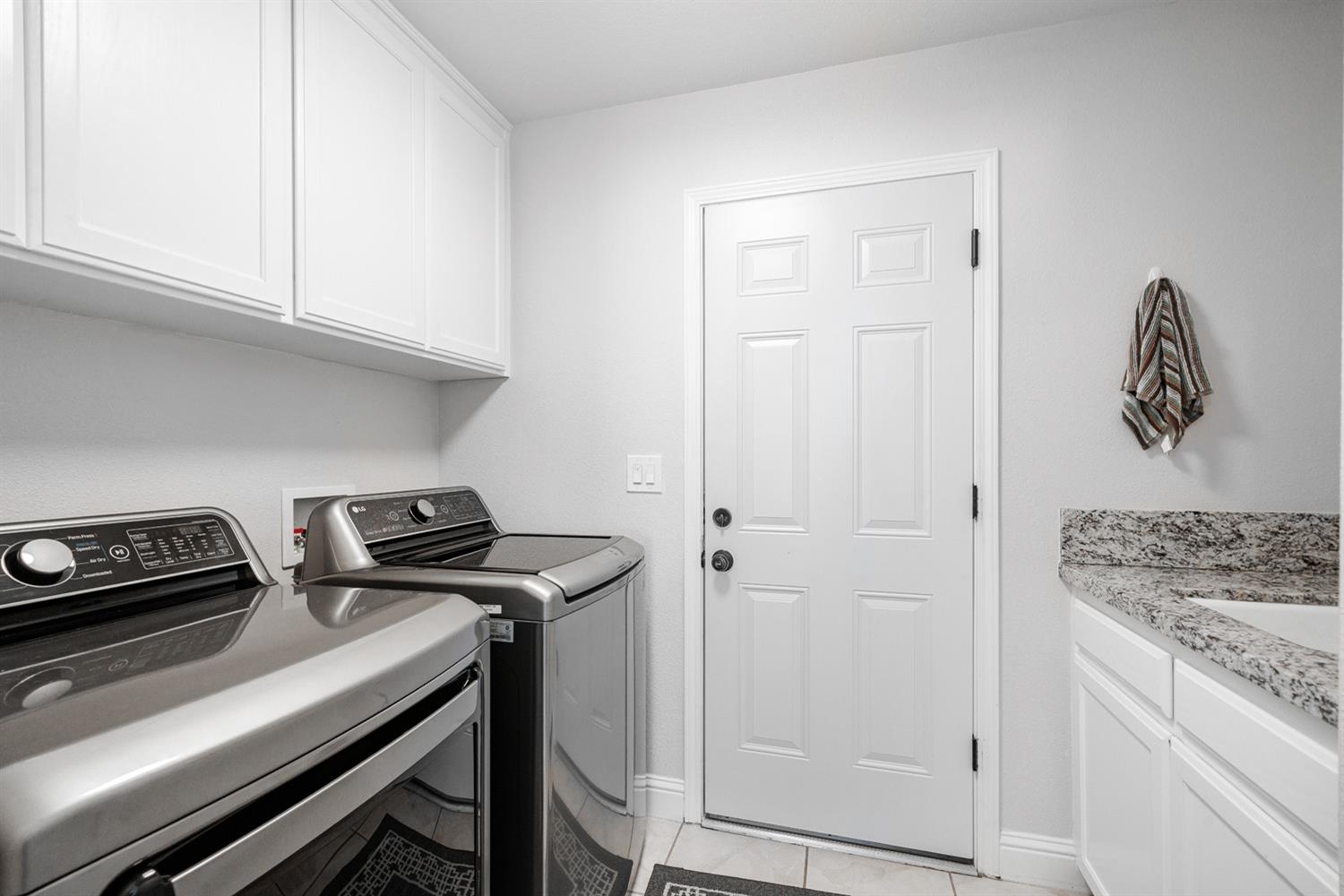 4998 West Decatur Avenue Fresno, CA 93722 - Photo 13 of 24 Gallery Image 13