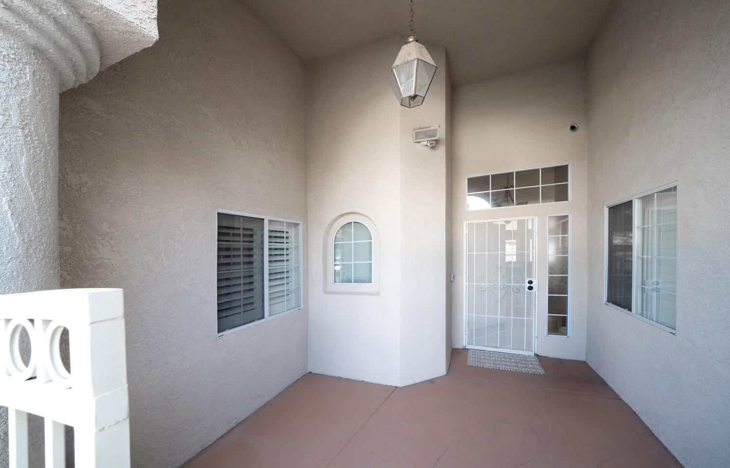 4998 West Decatur Avenue Fresno, CA 93722 - Photo 3 of 24 Gallery Image 3
