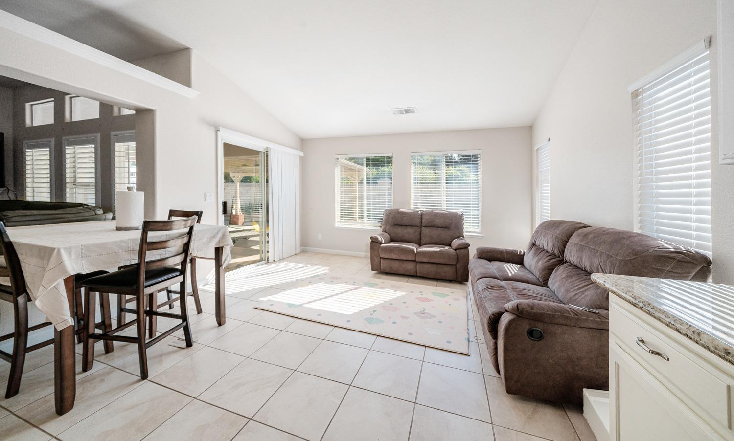4998 West Decatur Avenue Fresno, CA 93722 - Photo 8 of 24 Gallery Image 8