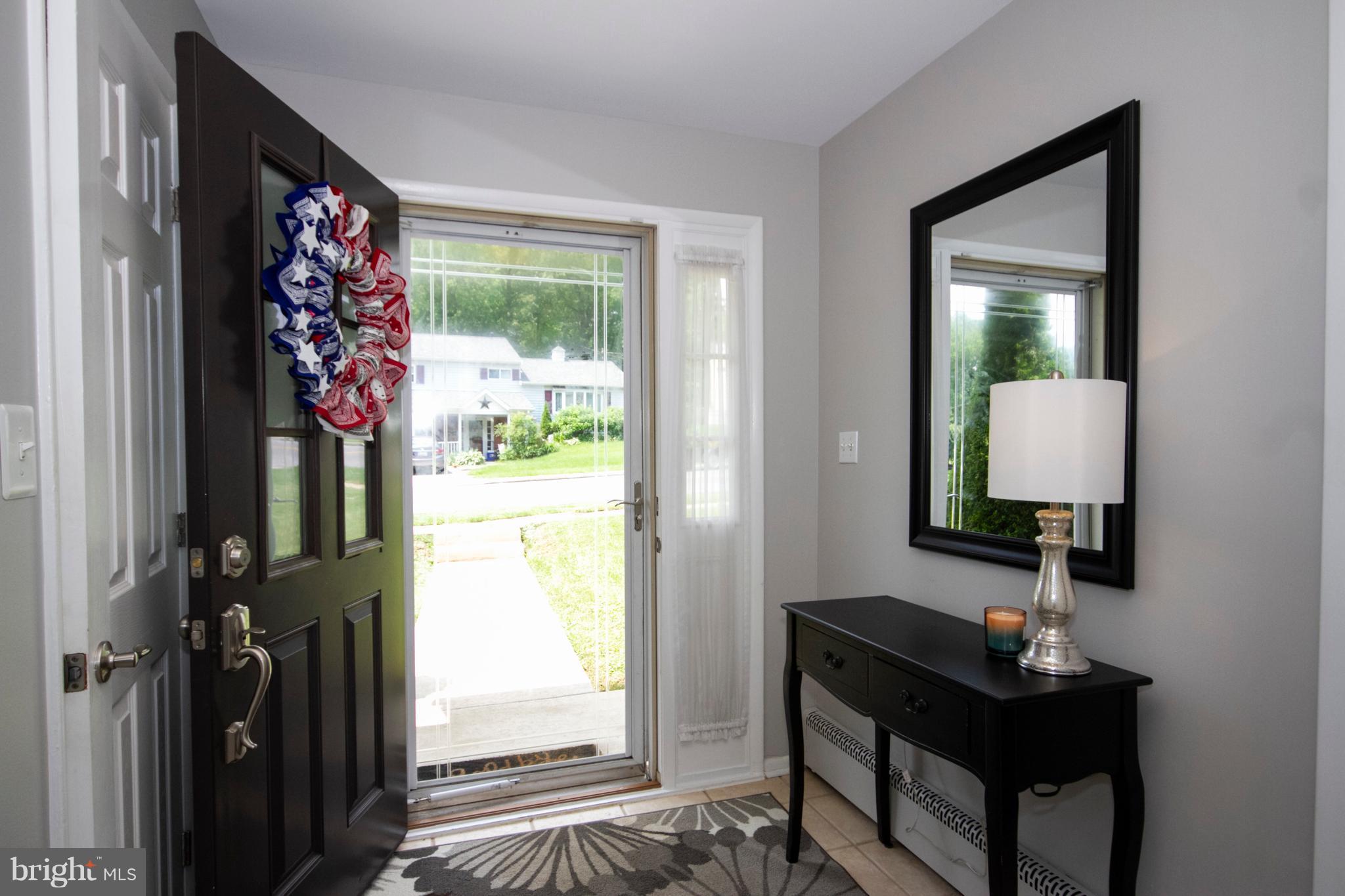 5721 Oakland Road Baltimore, MD 21227 - Photo 3 of 30 Interior (General)