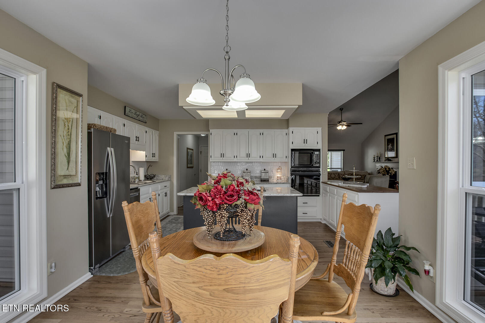 146 Daleyuhski Way Loudon, TN 37774 - Photo 21 of 60 21_146 Daleyuhski Way_Breakfast02