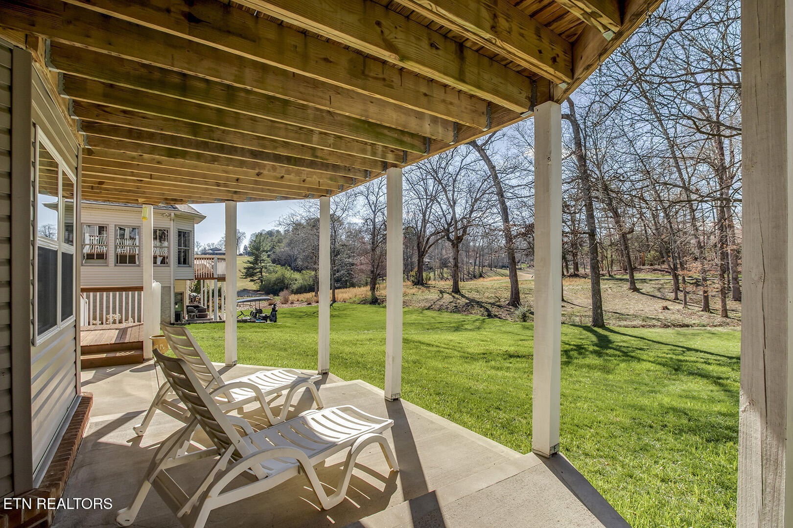 146 Daleyuhski Way Loudon, TN 37774 - Photo 51 of 60 51_146 Daleyuhski Way_CoveredPatio02