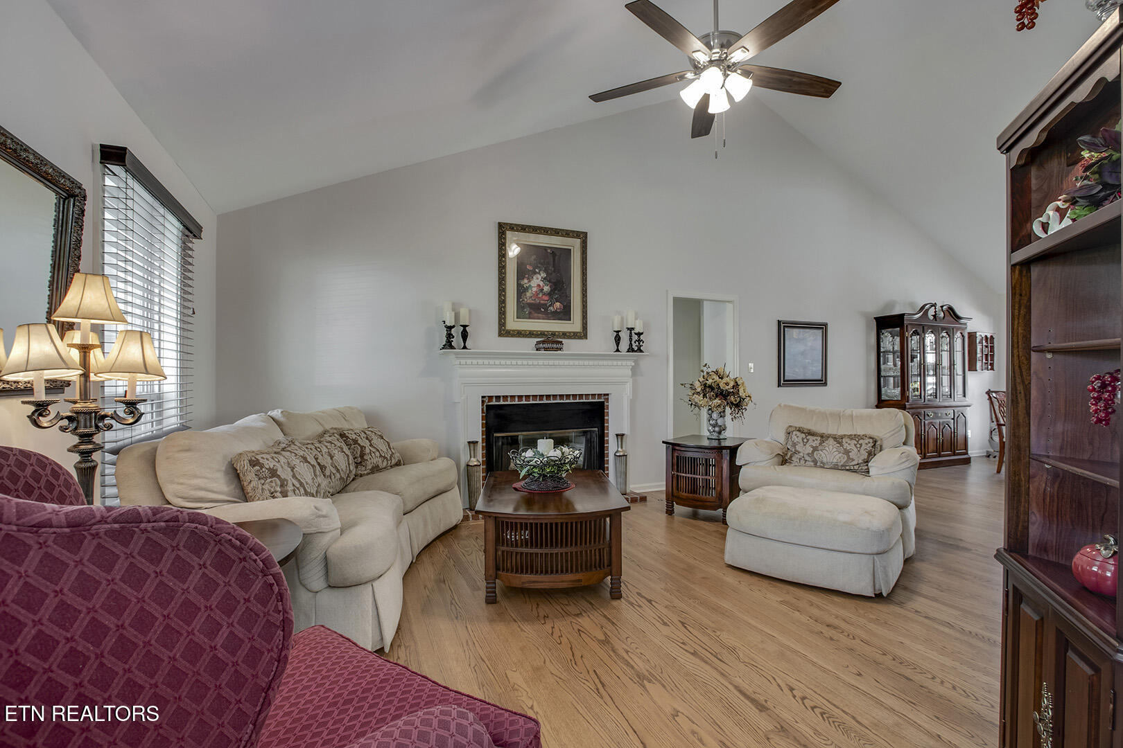 146 Daleyuhski Way Loudon, TN 37774 - Photo 7 of 60 07_146 Daleyuhski Way_Living01