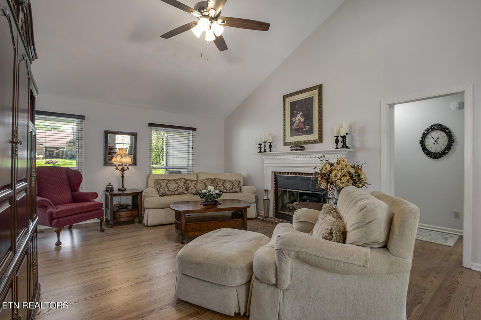 146 Daleyuhski Way Loudon, TN 37774 - Photo 8 of 60 08_146 Daleyuhski Way_Living02