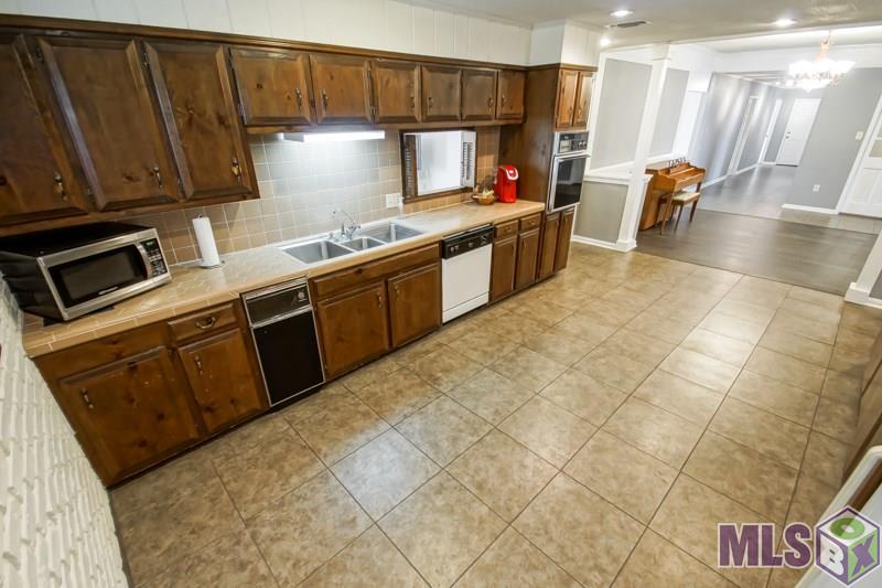 18434 Manchac Acres Road Prairieville, LA 70769 - Photo 12 of 32 Gallery Image 12