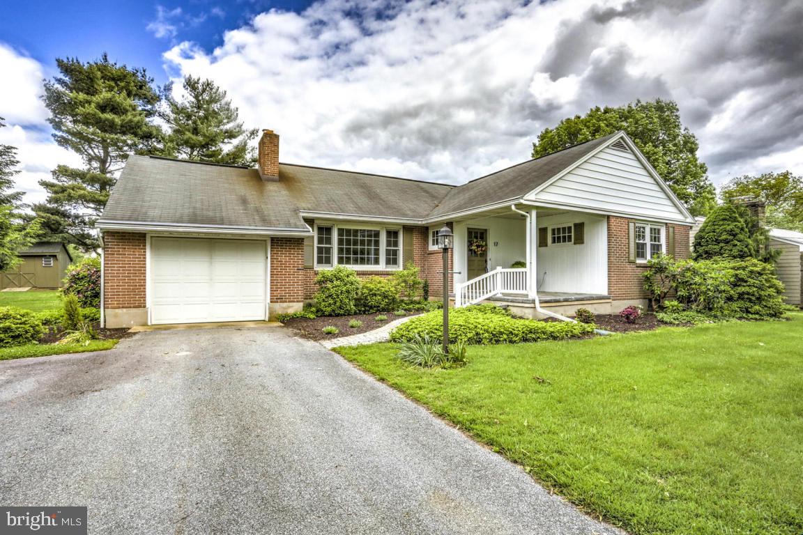 17 Green Acre Road Lititz, PA 17543 - Photo 1 of 42