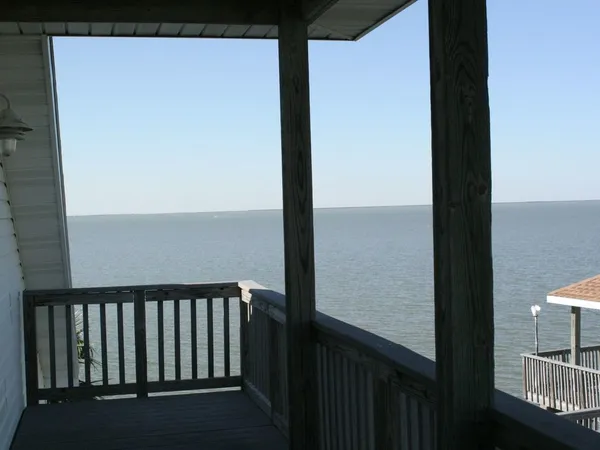 $3,400 | 3722 Laguna Drive, Galveston, TX 77554