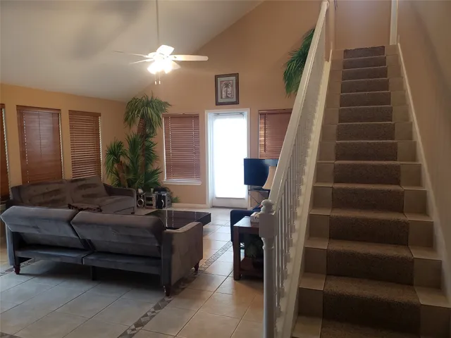 $3,400 | 3722 Laguna Drive, Galveston, TX 77554