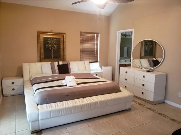 $3,400 | 3722 Laguna Drive, Galveston, TX 77554