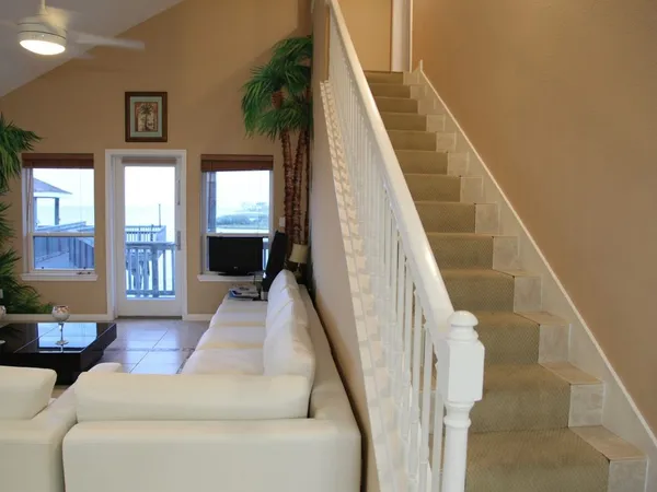 $3,400 | 3722 Laguna Drive, Galveston, TX 77554