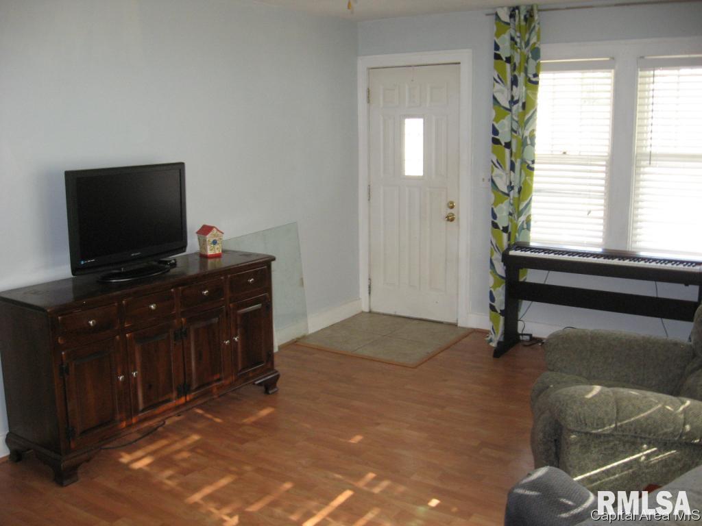 413 East Cross Street Springfield, IL 62703 - Photo 3 of 14