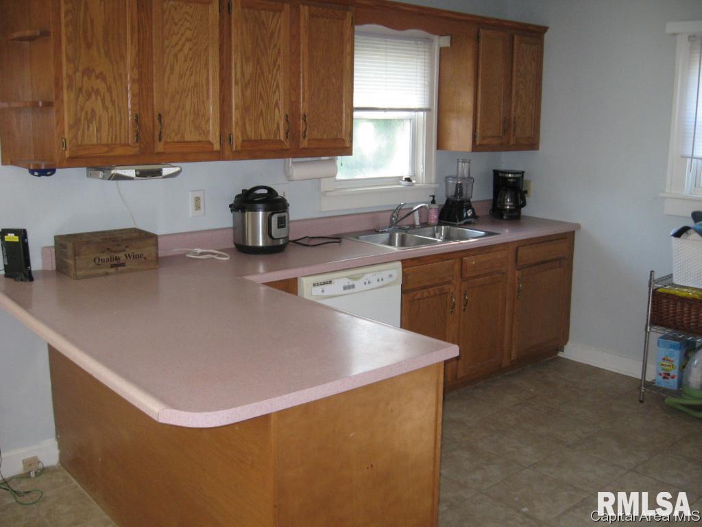 413 East Cross Street Springfield, IL 62703 - Photo 5 of 14